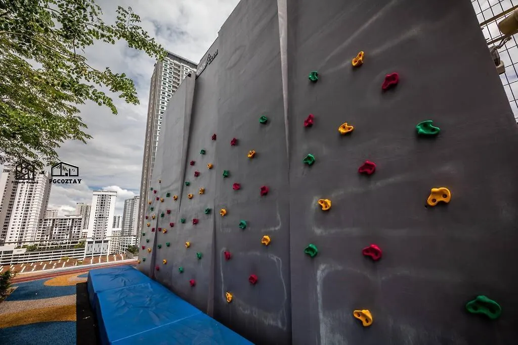 Urban Suites With Spectacular High Floor View #3Br #03 Jelutong