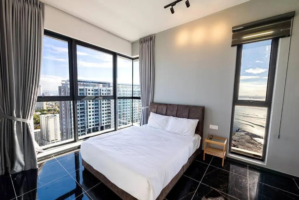 Urban Suites With Spectacular High Floor View #3Br #03 Jelutong Apartman