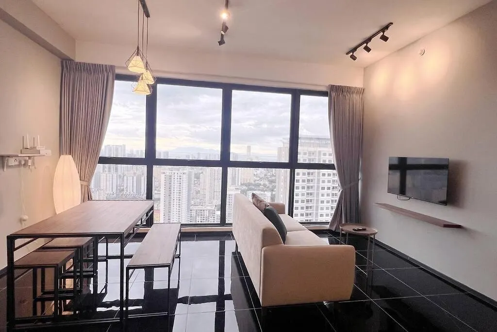 Urban Suites With Spectacular High Floor View #3Br #03 Jelutong Apartman